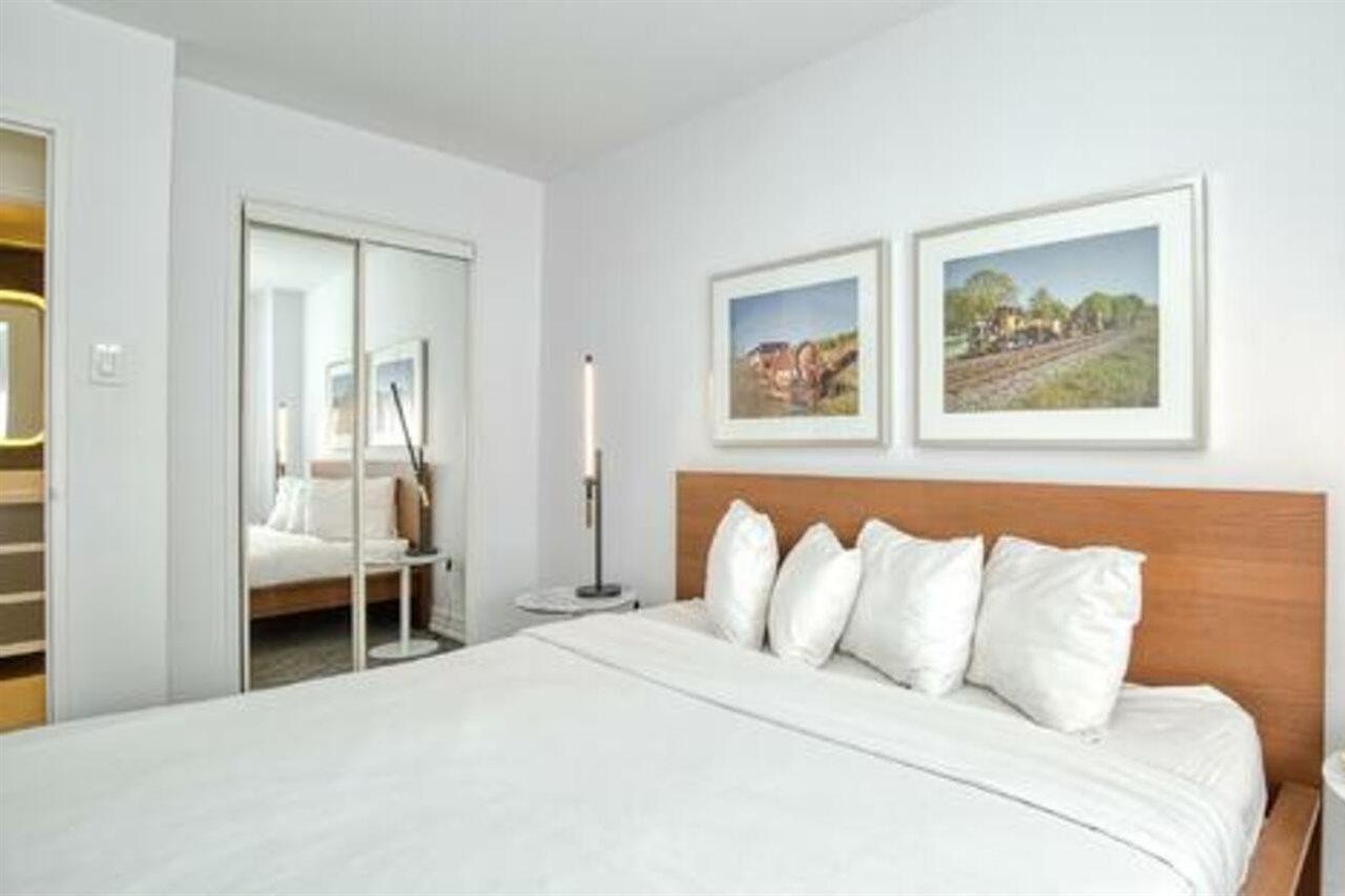 Town Inn Suites Hotel Toronto Zewnętrze zdjęcie