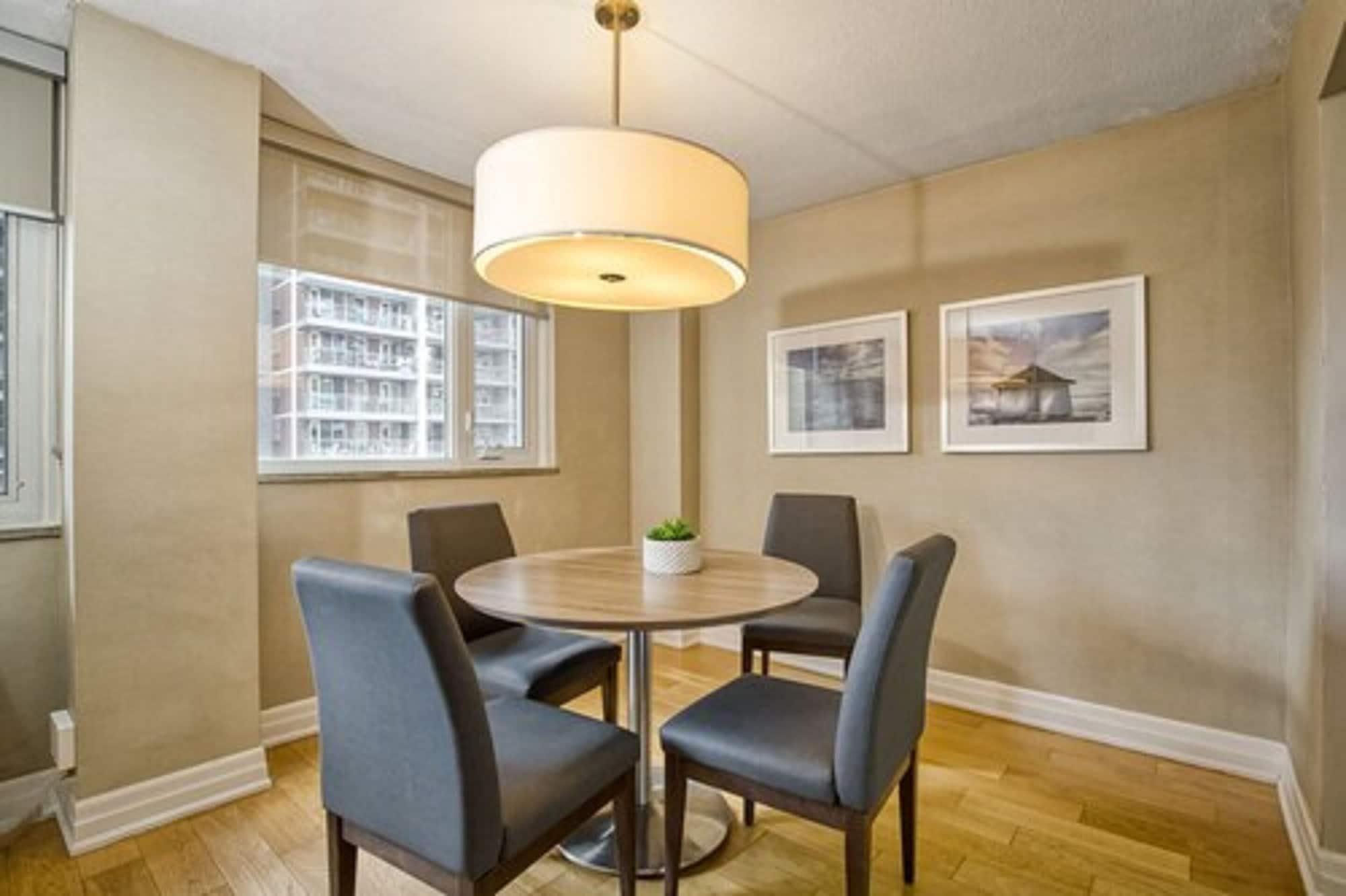 Town Inn Suites Hotel Toronto Zewnętrze zdjęcie